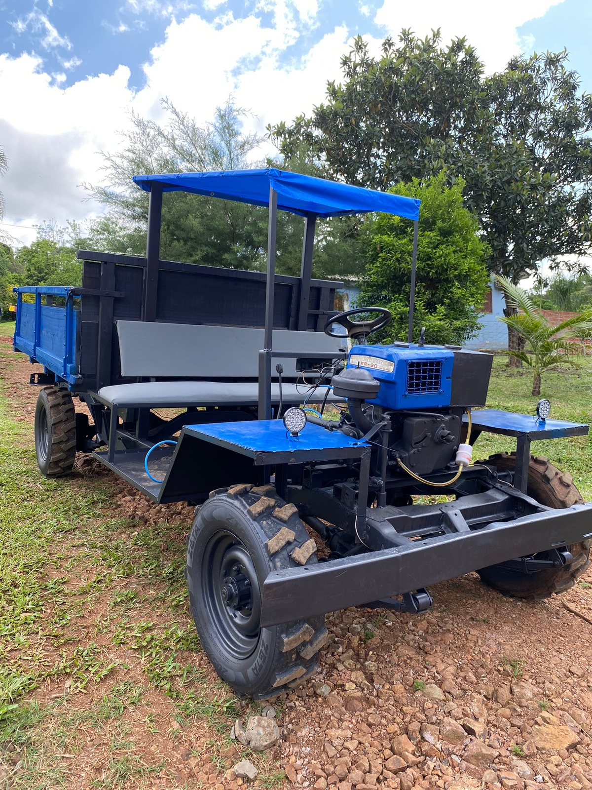 Carreta 4x4 traçada e reduzida 1 pistão diesel